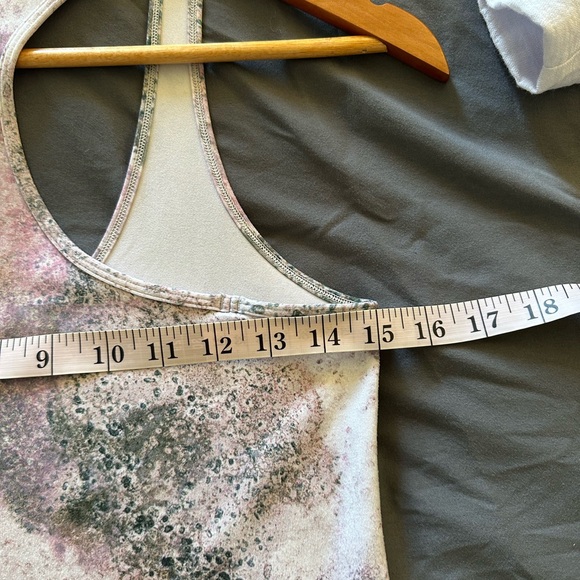 Lululemon Athletica Sugar Crush Multi Dye Cool Racerback Athletic Tank Top EUC - Picture 12 of 13